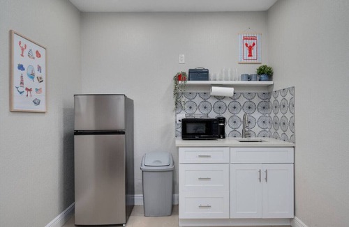 Englewood Park Apartment | Hip Orlando Studio Nearby Restaurants & Parks!