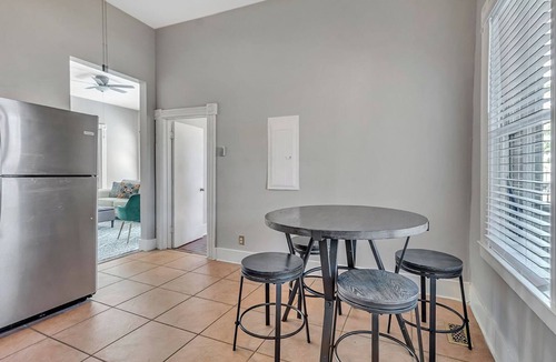 Historic Downtown Savannah House | Historic 4BR w/Porches Walk to Forsyth & Savannah Charm