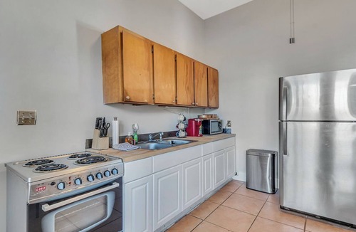 Historic Downtown Savannah House | Historic 4BR w/Porches Walk to Forsyth & Savannah Charm