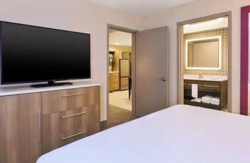 Wilmington Hotel | Historic Charm Meets Modern Comforts! Onsite Parking, Pool, FREE Breakfast!
