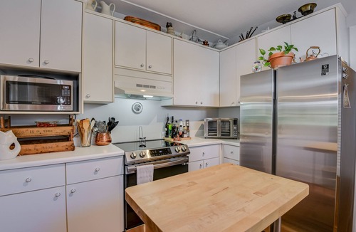 Summerville House | Historic Cottage on The Hill