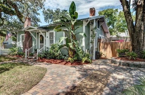 Sanford Cottage | Historic Cottage, super clean, comfortable, and well-equipped, walkable to town.