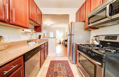 Dilworth Condo | Historic Dilworth 1BR Apartment: King Suite Near Atrium Health & Uptown