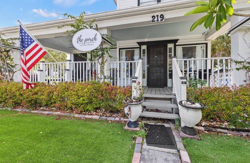 Fort Pierce House | Historic Downtown Gem | Marina Views, Walkable to Dining, Shops, and Sunrise Theater