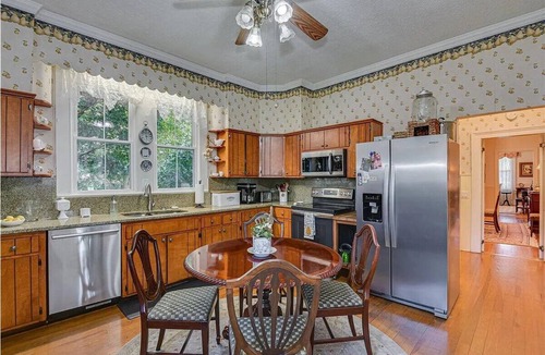 Aiken House | Historic Estate with Cottages, Pool & Private Event Grounds