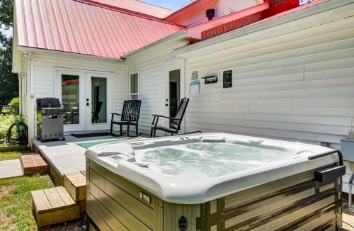 Seneca House | Historic Farmhouse: Memorable Moments Near Clemson