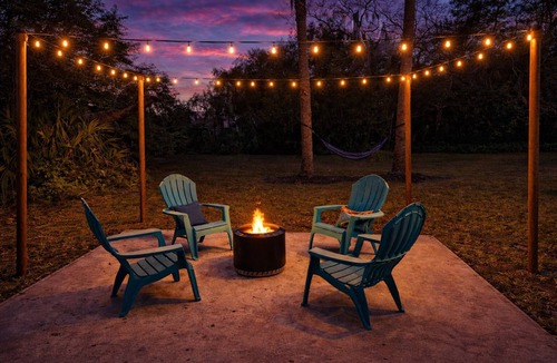 Sanford House | Historic Farmhouse on 1 Acre, Firepit & Hammock, Near Downtown Sanford