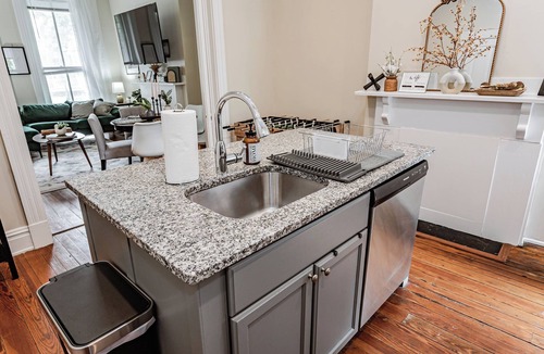 Jackson Ward House | Historic Modern Walkable to to VCU