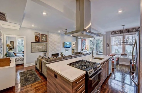 Cherry Condo | Historic Myers Park 2BR Apartment · Sunroom, Balcony & Free Parking Near Uptown
