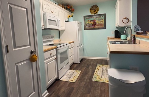 James City House | Historic New Bern, toward NAS Cherry Point. House is fully equipped