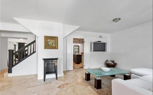 Sailboat Bend House | Historic Sailboat Bend Home 5 Min to Las Olas 4 miles to the Beach
