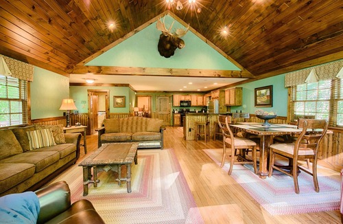 Tapoco Cabin | Historic Tapoco Lodge Resort