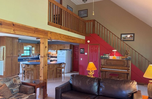 Benton House | Hiwassee River House: Unit A Cozy 2-bedroom house in peaceful Benton