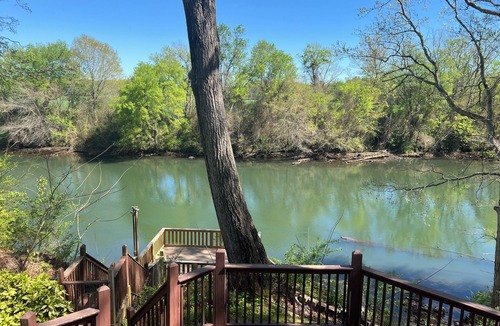Benton House | Hiwassee River House: Unit A Cozy 2-bedroom house in peaceful Benton