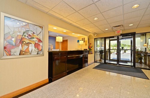 Vero Beach Hotel | Holiday Inn Express Vero Beach-West, an IHG Hotel