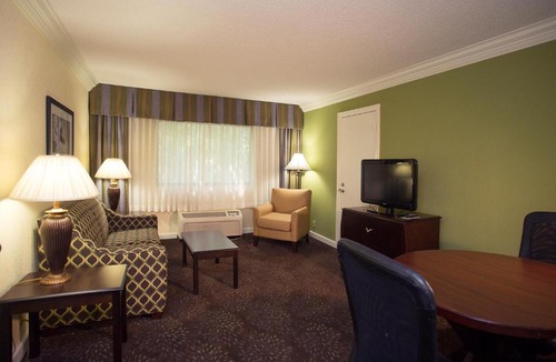 Athens Hotel | Holiday Inn Express Athens - University Area by IHG