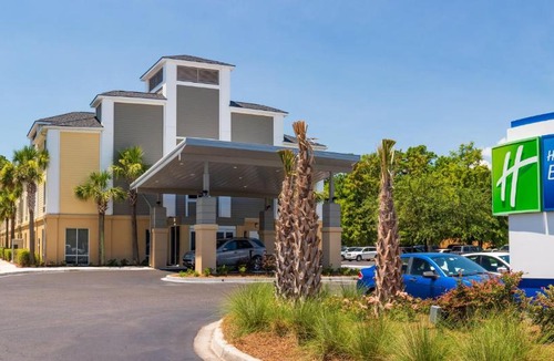 West Ashley Hotel | Holiday Inn Express Charleston US Highway 17 & I-526 by IHG
