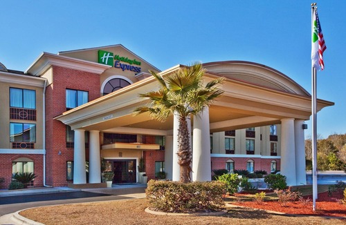 Flemington Hotel | Holiday Inn Express Hotel & Suites Hinesville, an IHG Hotel