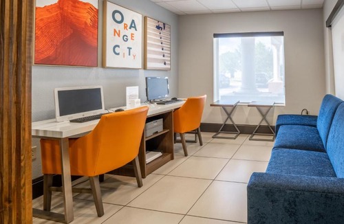 Deltona Lakes Hotel | Holiday Inn Express Hotel & Suites Orange City - Deltona by IHG