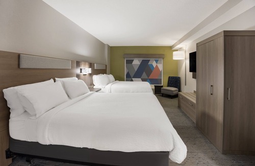 Perry Hotel | Holiday Inn Express Hotel & Suites PERRY by IHG