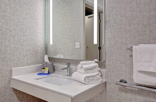 Anderson Hotel | Holiday Inn Express Hotel & Suites Anderson-I-85 by IHG