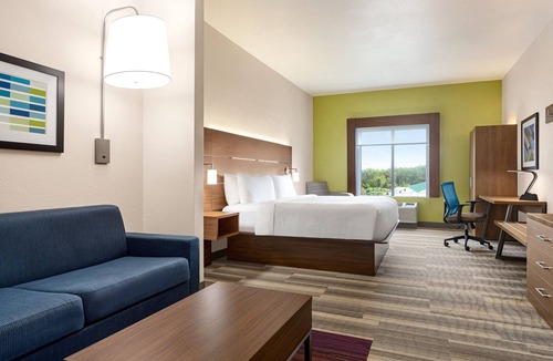 Waycross Hotel | Holiday Inn Express Hotel & Suites Waycross by IHG