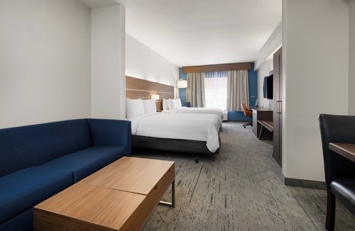 Lake Wales Hotel | Holiday Inn Express Lake Wales N-Winter Haven by IHG