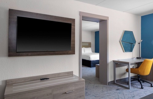 Rocky Mount Hotel | Holiday Inn Express Rocky Mount Sports Center by IHG