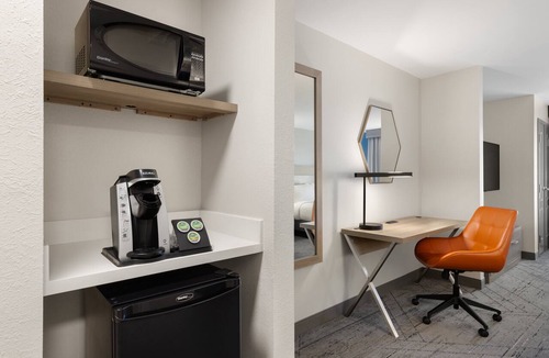 Savannah Hotel | Holiday Inn Express Savannah Airport by IHG