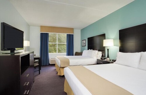 Plant City Hotel | Holiday Inn Express & Suites Plant City by IHG