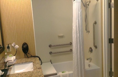 Smithfield Hotel | Holiday Inn Express & Suites - Smithfield/Selma by IHG