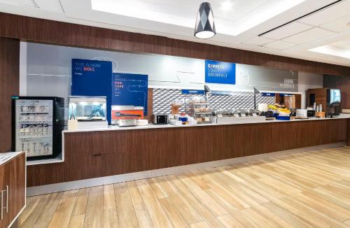 Walterboro Hotel | Holiday Inn Express & Suites Walterboro by IHG