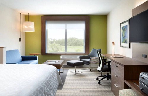 Umstead Hotel | Holiday Inn Express & Suites Raleigh Airport - Brier Creek by IHG