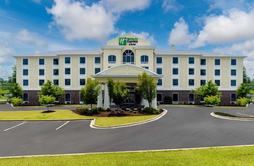 Aiken Hotel | Holiday Inn Express & Suites Aiken by IHG