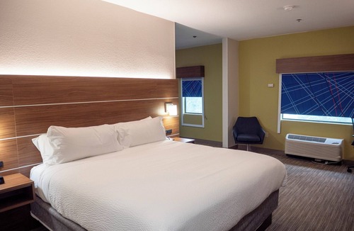 Greenville - Spartanburg Hotel | Holiday Inn Express & Suites Greenville Airport by IHG