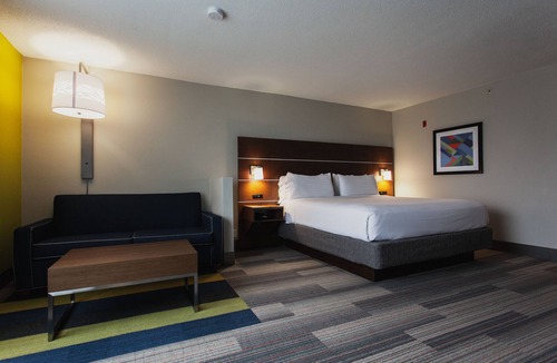 Sandy Springs Hotel | Holiday Inn Express & Suites Atlanta N-Perimeter Mall Area by IHG