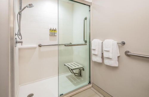 Florence Hotel | Holiday Inn Express & Suites Florence I-95 at Hwy 327 by IHG