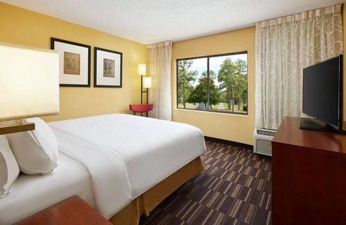 Tifton Hotel | Holiday Inn Express Tifton, an IHG Hotel