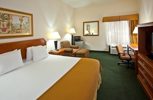 Vero Beach Hotel | Holiday Inn Express Vero Beach-West, an Ihg Hotel