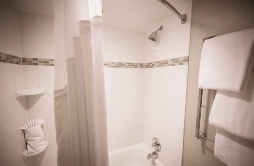 Glenwood South Hotel | Holiday Inn Raleigh Downtown - Capital by IHG