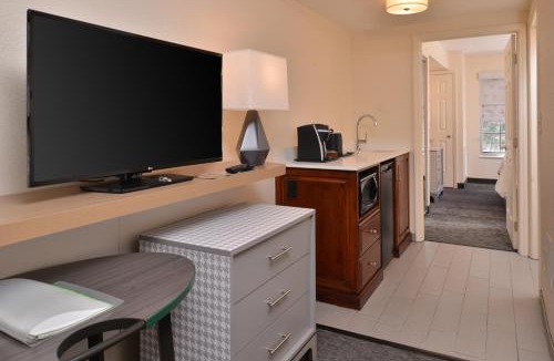 Southwest Raleigh Hotel | Holiday Inn & Suites Raleigh Cary by IHG