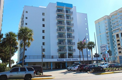 Myrtle Beach Apartment | Holiday Sands South Resort by Palmetto Vacations