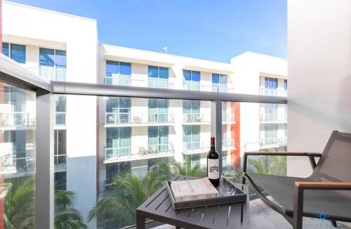 Hollywood Hotel | Hollywood Bliss Studio Rooftop Pool