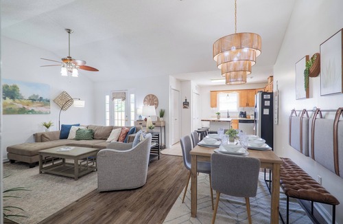 Valdosta House | Holy Cow! Sleeps 9-Central Location-4 Bedrooms-2-Smart TVs-Grill & Pet Friendly