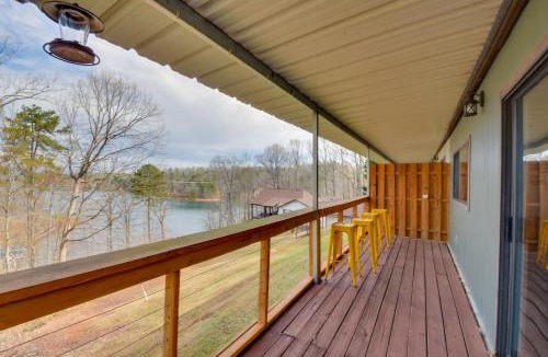 Seneca House | Home 11 Mi to Clemson: Lake-View Balcony & Dock!