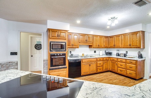 Hinesville House | Home 2.5 Mi to Fort Stewart w/Heated Pool