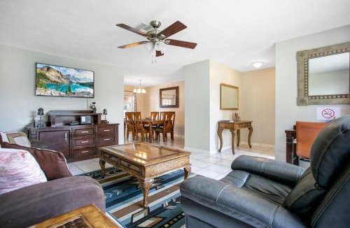 Deltona Lakes House | Home away from Home!