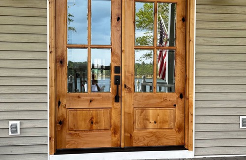 Loris House | Home on private lake. Dog Friendly-Myrtle Beach is just 30 minutes away!