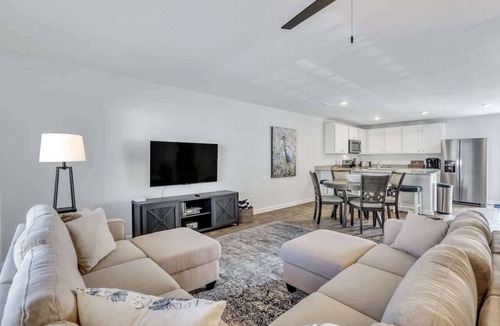 Port Wentworth Condo | Home Sweet Home w/King Bed
