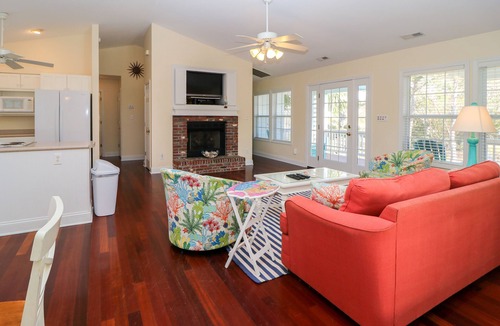 Emerald Isle House | Home with golf cart,community pool,Spinnakers Reach community